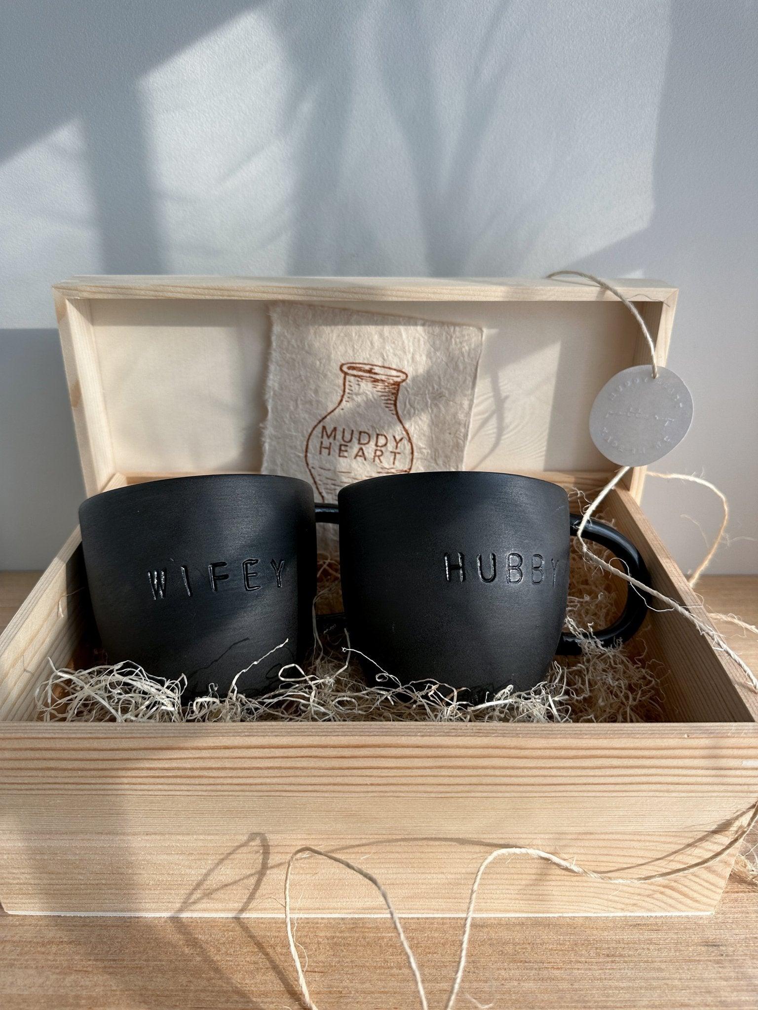 Hubby & Wifey Mugs Gift Set MuddyHeart