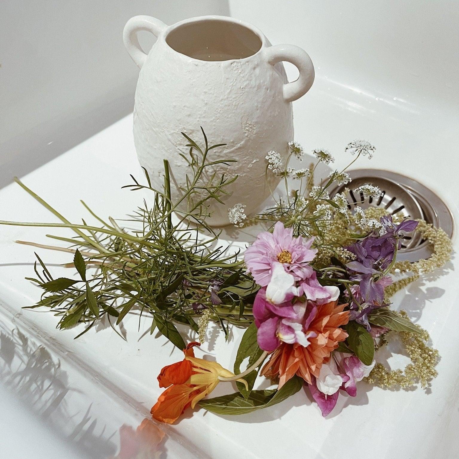 Small Bellied Handle Vase - MuddyHeartMuddyHeart