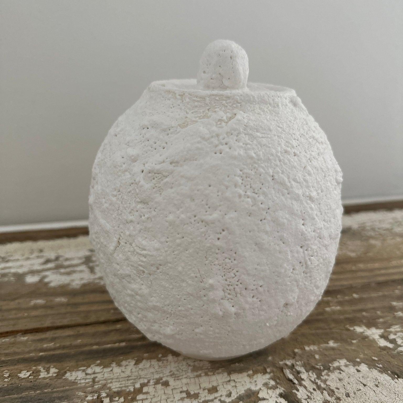 White Textured Small Lidded Moon Jar - MuddyHeartMuddyHeart